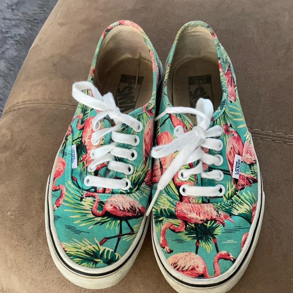 Vans tennis shoes
